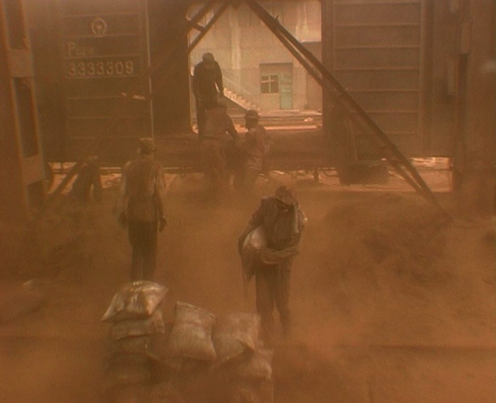 Tiexi qu [West of the Tracks] (Wang Bing, 2002)