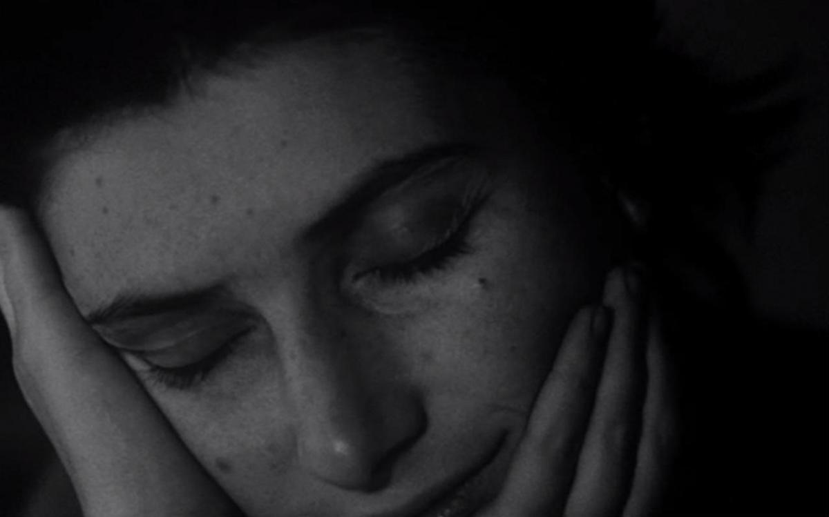 (1) Elle a passé tant d’heures sous les sunlights... (Philippe Garrel, 1985) (1) Elle a passé tant d’heures sous les sunlights... (Philippe Garrel, 1985)