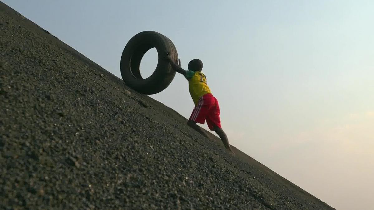 (3) Francis Alÿs, Children’s Game #29: La roue (2021) | Lubumbashi, DR Congo [still]
