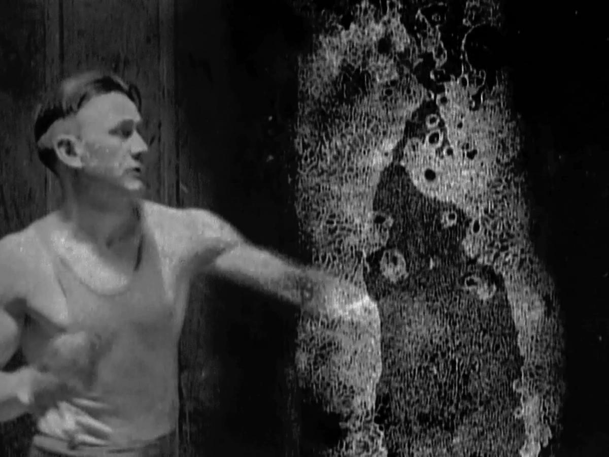 Decasia (Bill Morrison, 2002) Decasia (Bill Morrison, 2002)