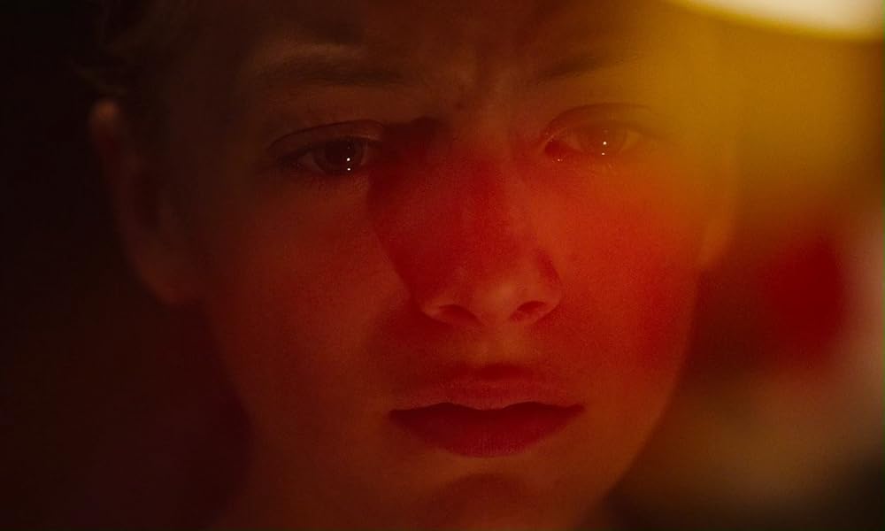 (2) Close (Lukas Dhont, 2022)