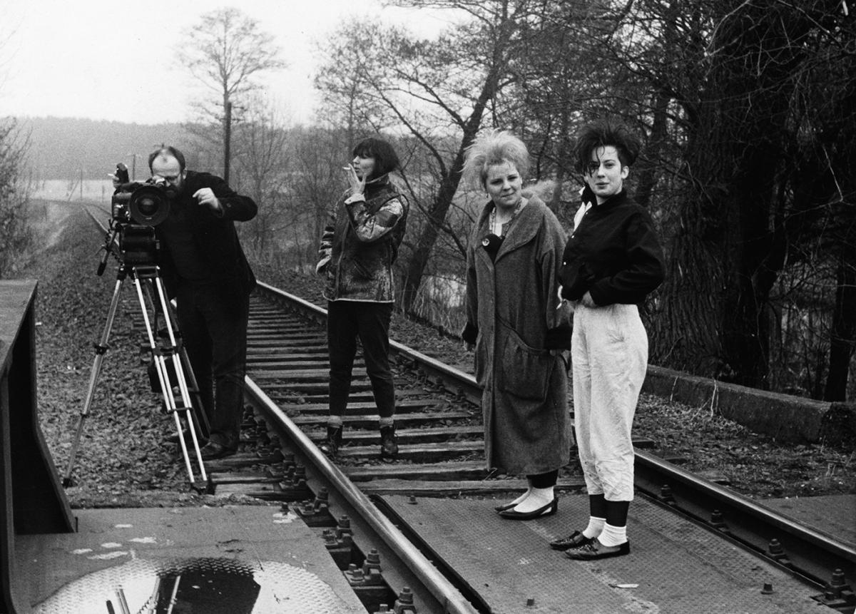 (4) Set photo of Winter Adé (Helke Misselwitz, 1988) ©Michael_Loewenberg
