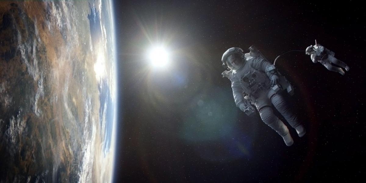 (2) Gravity (Alfonso Cuarón, 2013) (2) Gravity (Alfonso Cuarón, 2013)